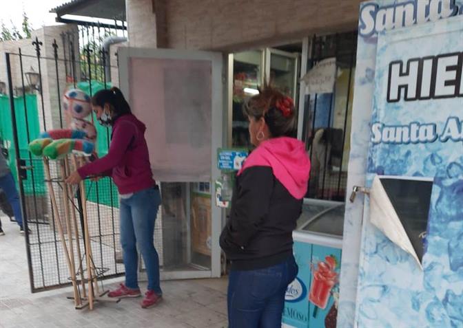 Clausura: Fueron sorprendidos vendiendo alcohol en plena madrugada