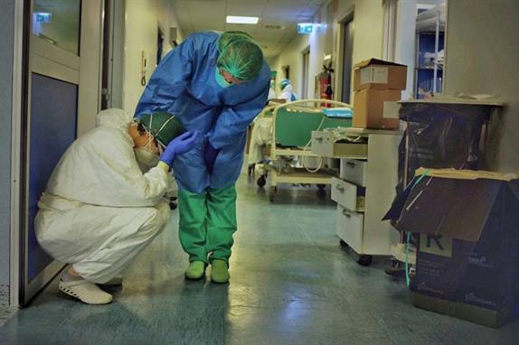 Médicos santiagueños “atravesados por el dolor por otro colega que murió trabajando”