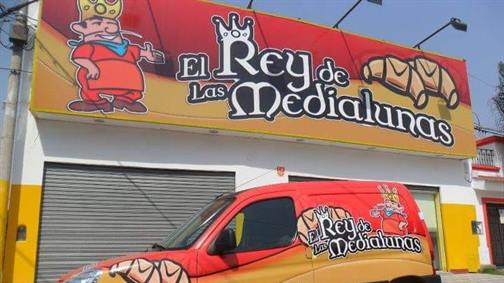 Detienen al “Rey de las Medialunas” por una estafa en la venta de su emporio