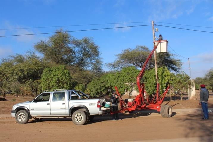 Fuerte inversión para el mantenimiento del alumbrado público en Colonia El Simbolar