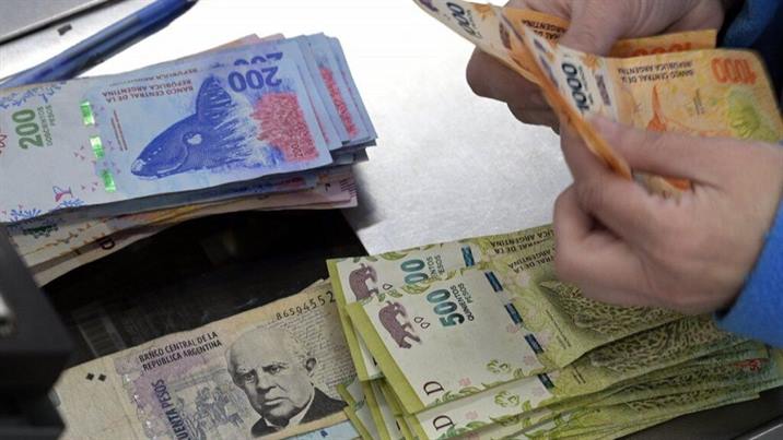 Frías anunció bono de $50 mil para empleados municipales Frías anunció bono de $50 mil para empleados municipales