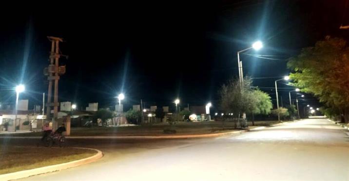 Renuevan la iluminación de una importante avenida de Frías Renuevan la iluminación de una importante avenida de Frías