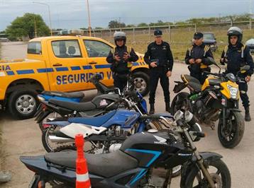 Se prendió fuego porque la policía iba a llevarse su moto