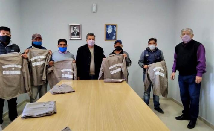 Ropa de trabajo para empleados municipales de Clodomira
