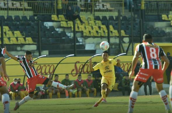 Mitre perdió con Chacarita y sigue sin levantar cabeza