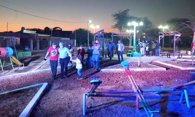 Emotivo acto en la plaza en el barrio La Leñera de Añatuya