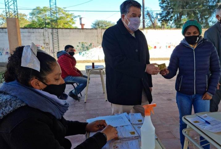 Más de 300 clodomirenses recibieron la tarjeta Alimentar
