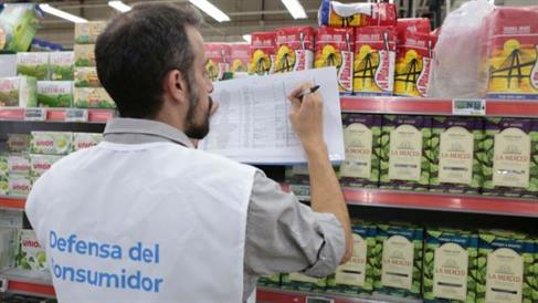 Multarán a comercios por el cobro adicional al uso de la tarjeta Alimentar Multarán a comercios por el cobro adicional al uso de la tarjeta Alimentar
