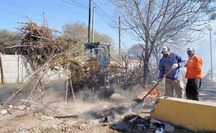 Operativo de limpieza en el barrio Villa Juana Operativo de limpieza en el barrio Villa Juana