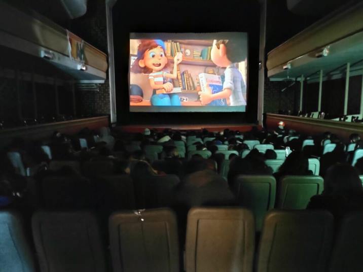 Changuitos vivieron “Un día de Película” en el Cine Renzi Changuitos vivieron “Un día de Película” en el Cine Renzi