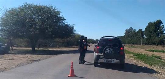 Envían policías a Cañada Escobar para controlar un brote de covid