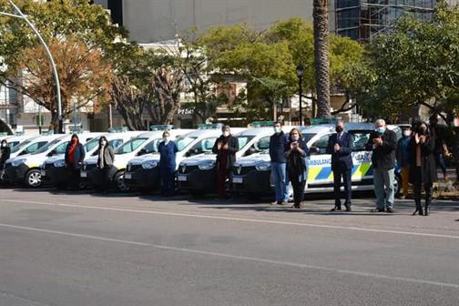 Veinte hospitales del interior recibieron ambulancias