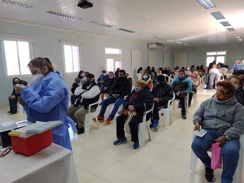 Adultos de 63 a 67 años recibirán la segunda dosis de la vacuna Sputnik