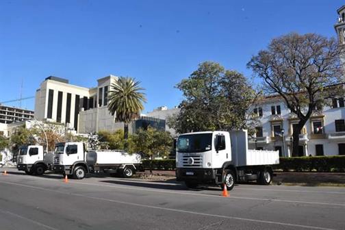 Entregan vehículos 0 Km para intendencias y comisiones Entregan vehículos 0 Km para intendencias y comisiones