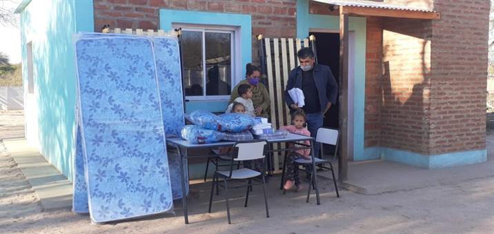 Weisburd: Mobiliario para beneficiarios de viviendas sociales