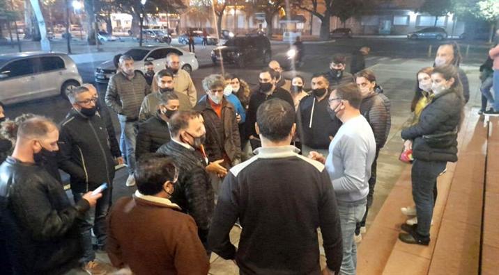 Gastronómicos y hoteleros de Las Termas piden ampliar horarios
