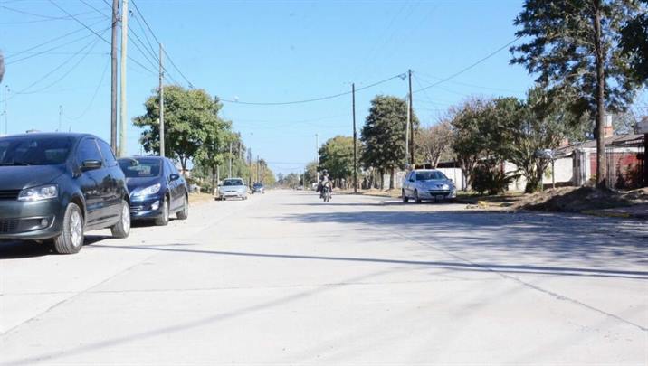 Mirolo recorrió obras de pavimentación en el B° San Fernando