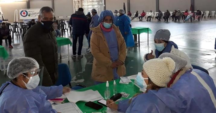 Más del 80% de los jóvenes pinteños ya tienen la vacuna contra el covid