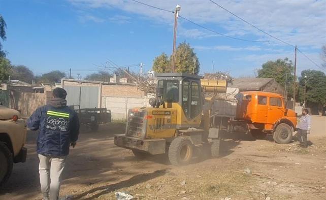 Eliminan basurales en espacios verdes del barrio Villa Unión