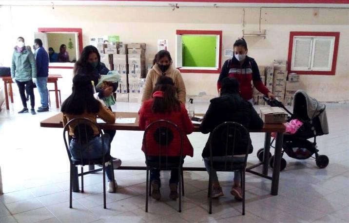 Más de 300 personas de Nueva Esperanza recibieron la Tarjeta Alimentar Más de 300 personas de Nueva Esperanza recibieron la Tarjeta Alimentar