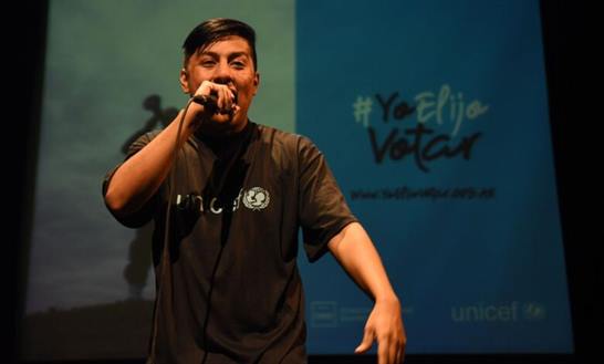 Adolescentes de N. Esperanza participan de un concurso de rap de Unicef
