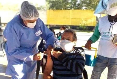 Mayores de 70 años de Clodomira recibirán la segunda dosis contra el covid