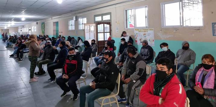 Clodomira: exitosa jornada de vacunación para personas de 30 a 39 años