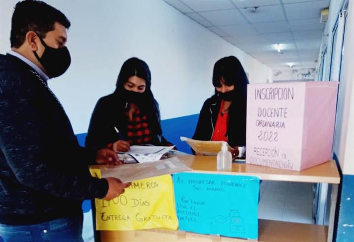 Más de 450 docentes se inscriben en Añatuya para cargos vacantes Más de 450 docentes se inscriben en Añatuya para cargos vacantes
