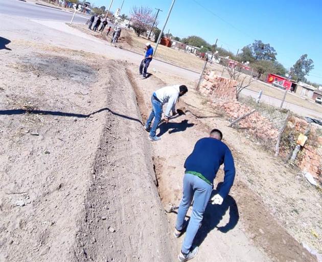 Red de agua potable beneficiará a familias de Villa Atamisqui Red de agua potable beneficiará a familias de Villa Atamisqui