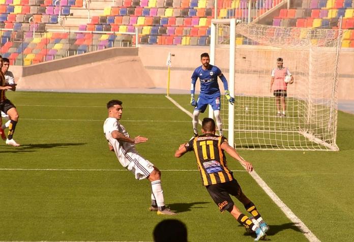 Mitre sumó una nueva derrota y sigue sin levantar cabeza