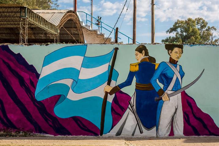 Un mural pintado en Central Argentino visibiliza a las mujeres independentistas