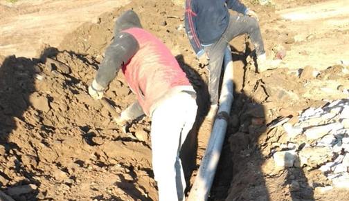 Realizan mejoras en el sistema de desagües de Colonia El Simbolar