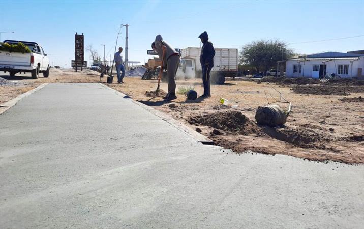 V. Atamisqui embellece su fachada con un espacio que honra a los maestros