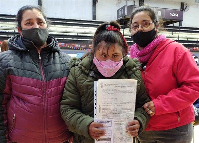 Arrancó la vacunación a menores de 12 a 17 años con factores de riesgo Arrancó la vacunación a menores de 12 a 17 años con factores de riesgo
