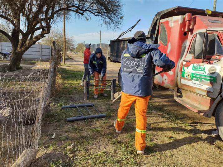 Intensifican los operativos de limpieza y sanitización en los barrios