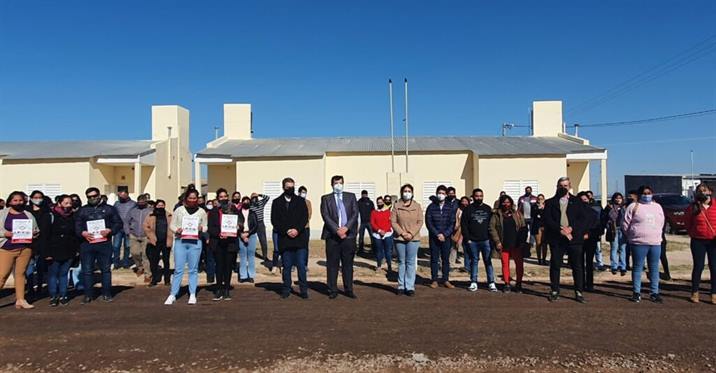 Entregan viviendas en Bandera y anuncian la construcción de 50 más Entregan viviendas en Bandera y anuncian la construcción de 50 más