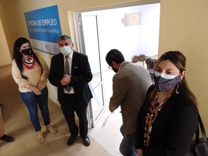 Nueva Esperanza celebra la reapertura de la Oficina de Empleo