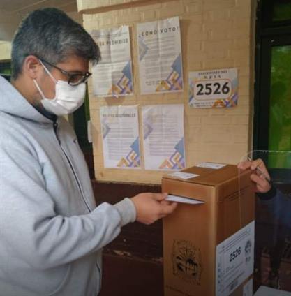 Santiago vive una histórica elección en tiempos de pandemia Santiago vive una histórica elección en tiempos de pandemia