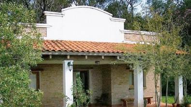 Buscan casona en el monte santiagueño para rodar una película
