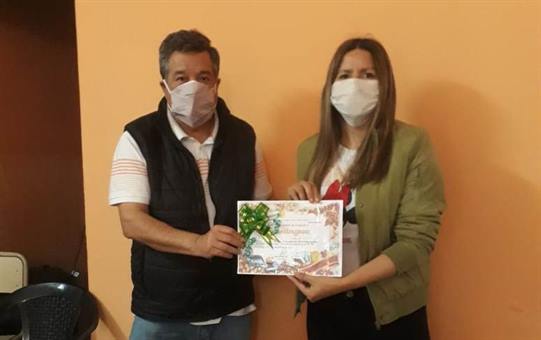 Distinguen a docentes que dieron clases gratuitas durante la pandemia