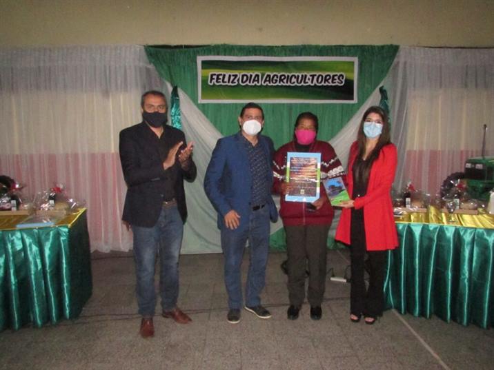 Emotiva celebración por el Día del Agricultor en Colonia El Simbolar