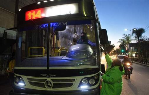 Los colectivos circularán hasta la medianoche en Capital Los colectivos circularán hasta la medianoche en Capital