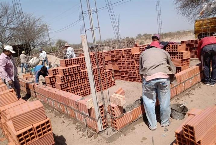 Más familias de Los Quiroga acceden a viviendas sociales
