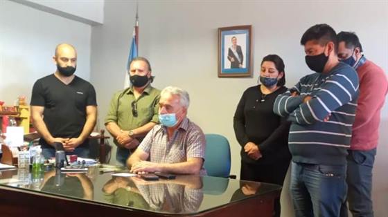 Anuncian mejoras salariales para los municipales de Añatuya