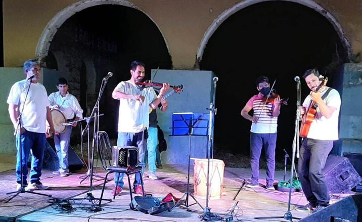 Colorido inicio de los festejos en la “Cuna de poetas y cantores”