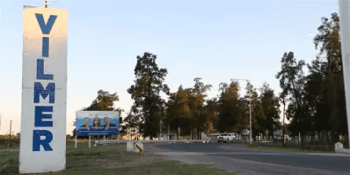 Vilmer promueve productos de artesanos locales en una feria