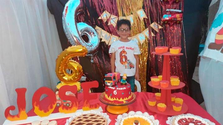 Un changuito soñaba con ser bombero y así lo sorprendieron Un changuito soñaba con ser bombero y así lo sorprendieron