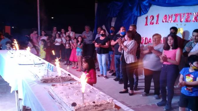 Colonia Dora disfrutó de una velada inolvidable por sus 121 años