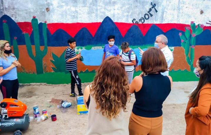 Funcionarios nacionales dan impulso a un proyecto para jóvenes