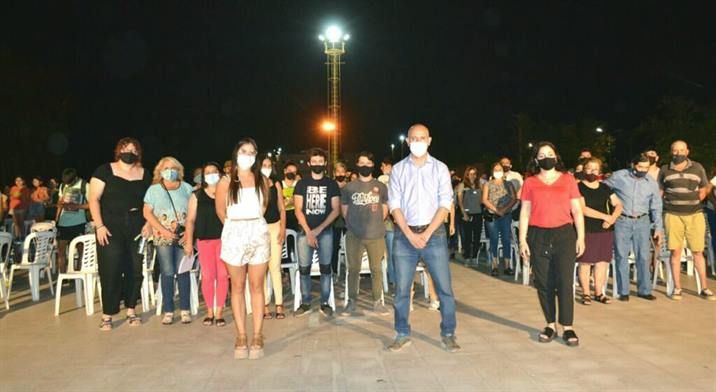 Más de 530 jóvenes bandeños acceden a becas y capacitación laboral